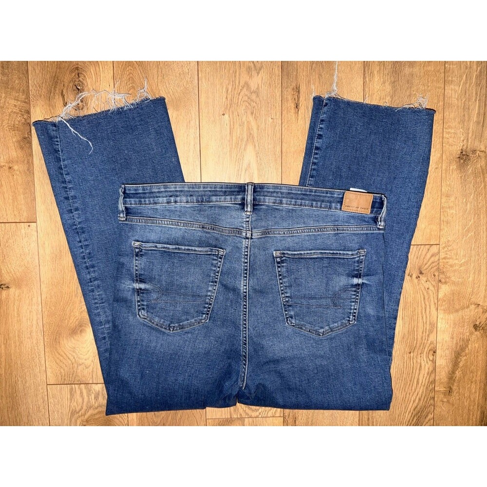 Women’s American Eagle Next Level Stretch High Rise Kick Crop Jeans Medium 16